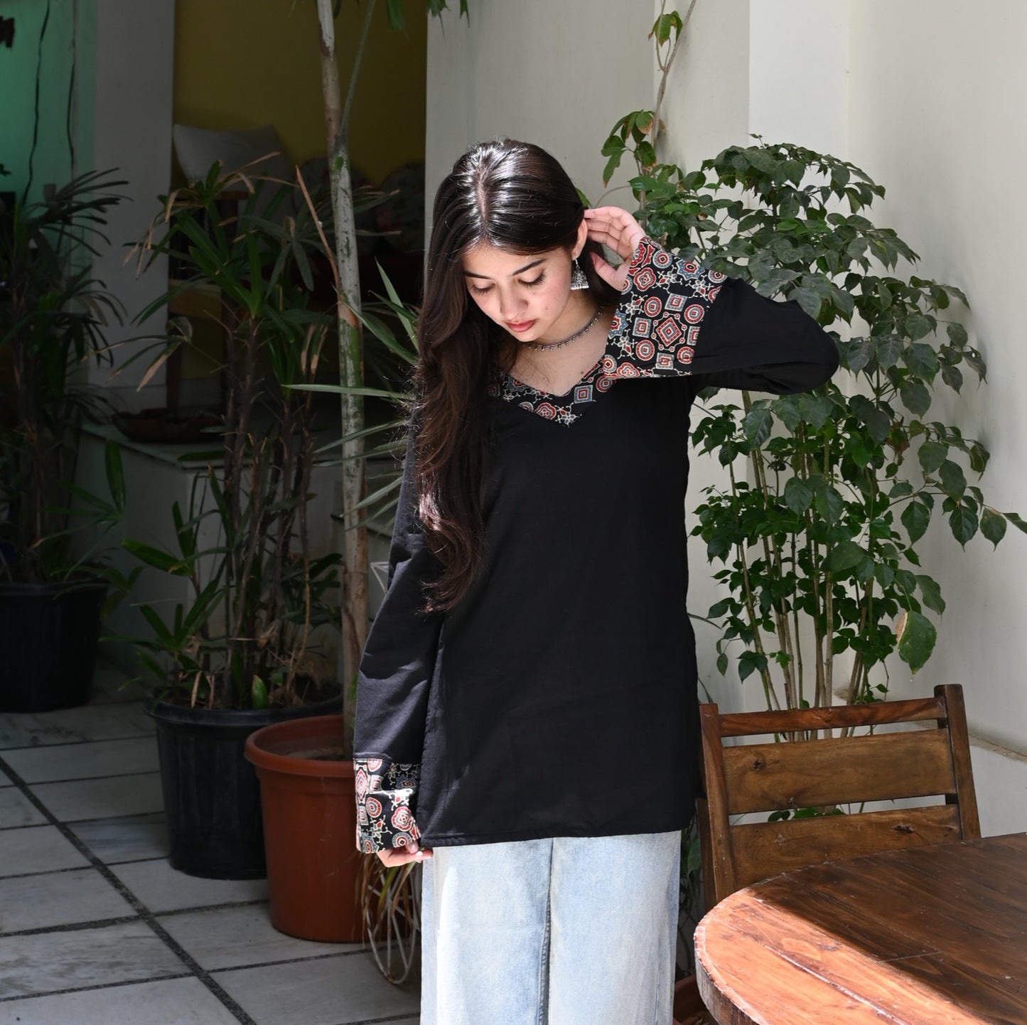 HOOR Scoop V Neck Kurti