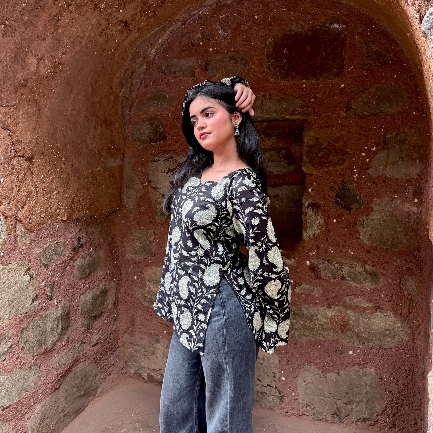 VAMI - Sweetheart Neck