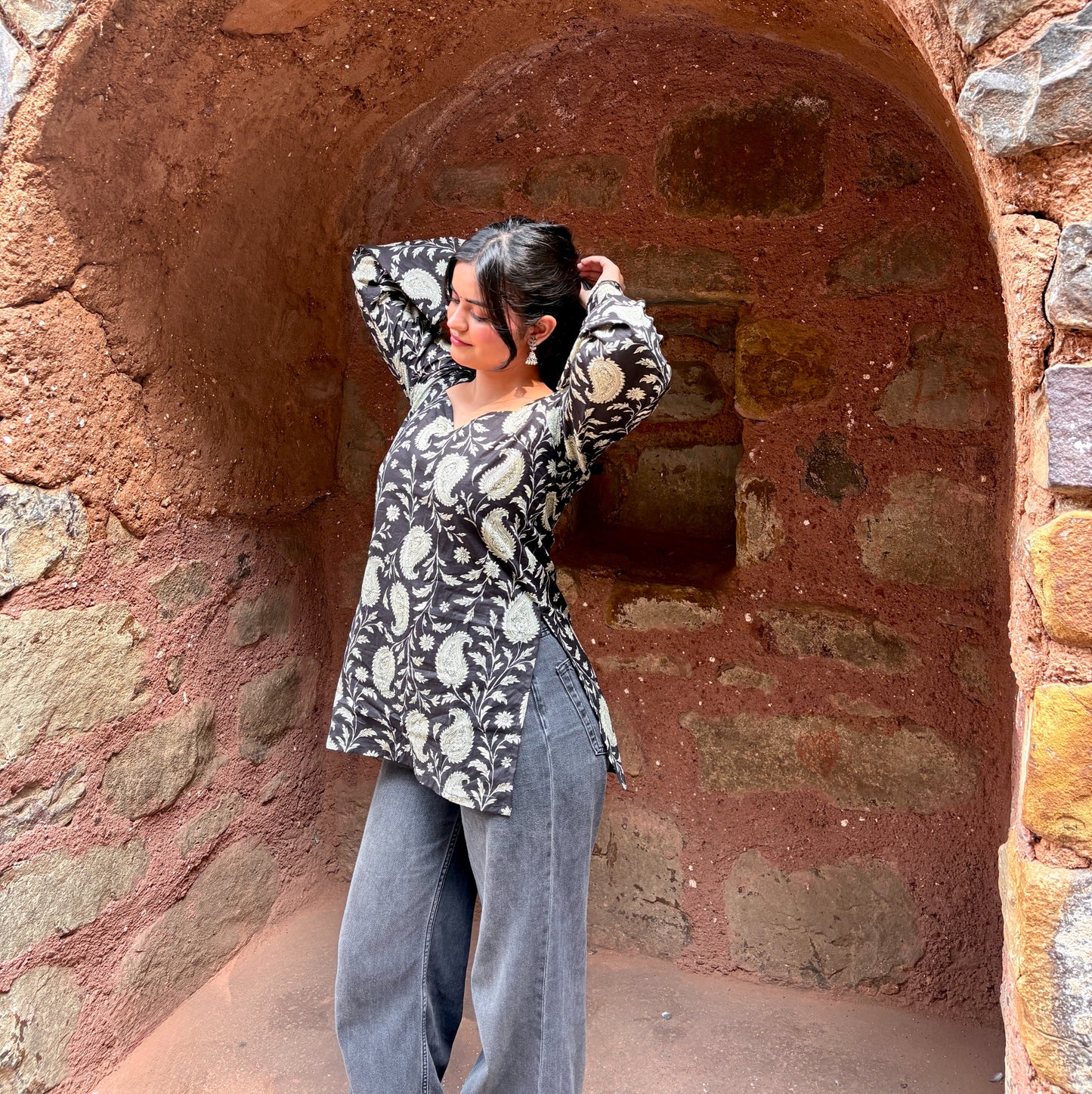 VAMI - Sweetheart Neck