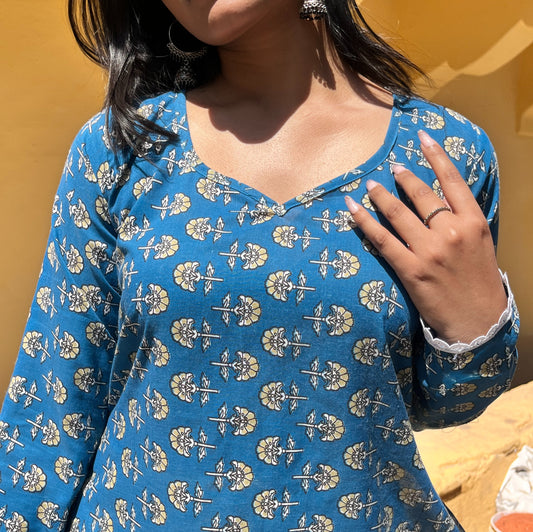 ZIANA - Sweetheart Neck