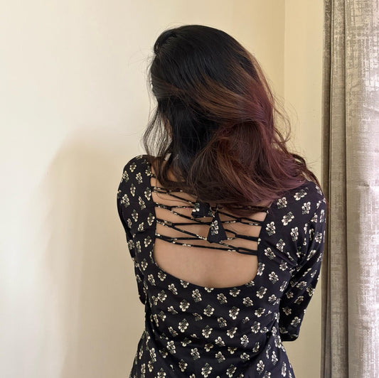 SAIRA - Square Neck