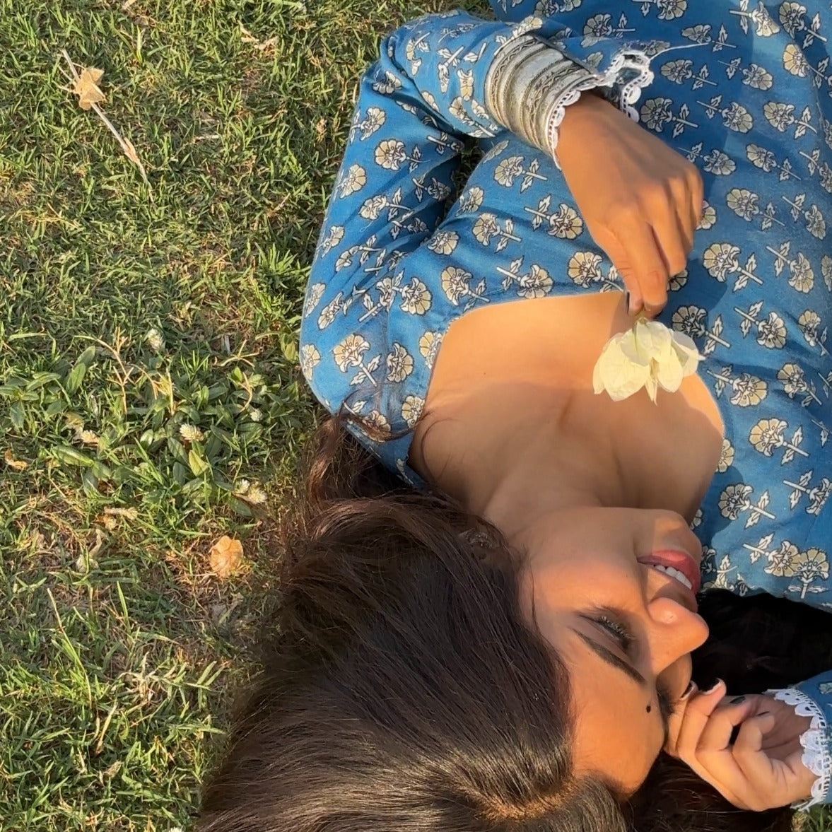 ZIANA - Sweetheart Neck