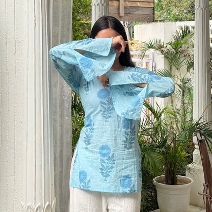 KASHVI Bell Sleeves Kurti
