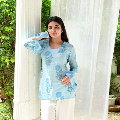 KASHVI Bell Sleeves Kurti