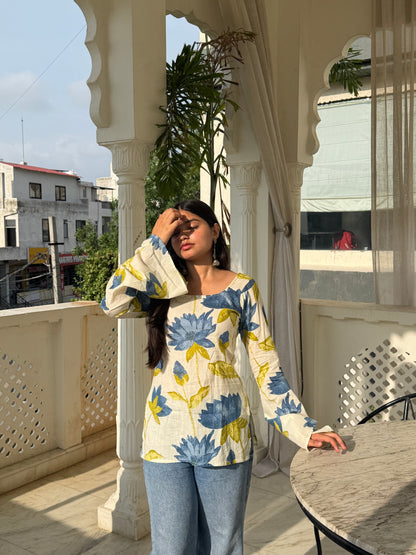 KASHISH Floral Bell Sleeves Kurti