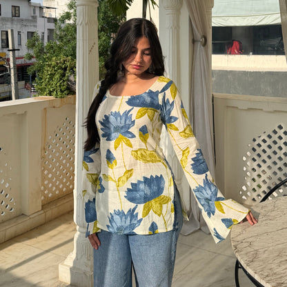 KASHISH Floral Bell Sleeves Kurti