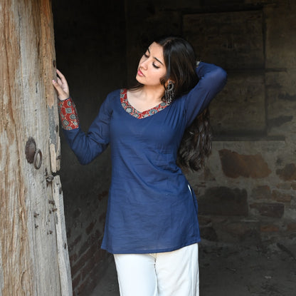 TARA-SCOOP V NECK KURTI