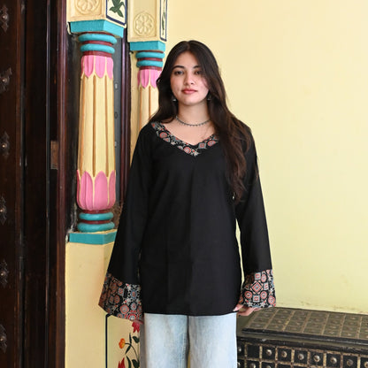 HOOR Scoop V Neck Kurti