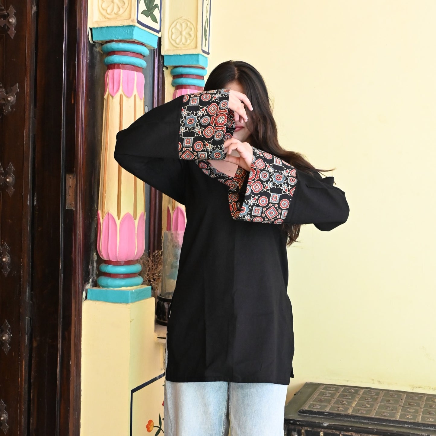 HOOR Scoop V Neck Kurti