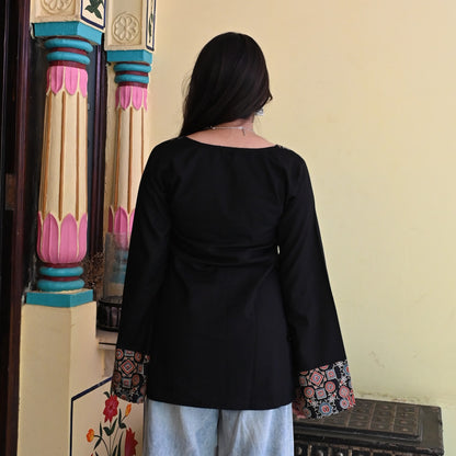 HOOR Scoop V Neck Kurti