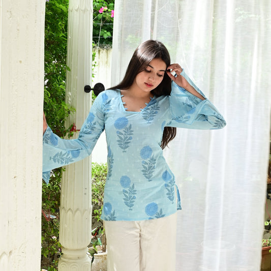 KASHVI Bell Sleeves Kurti