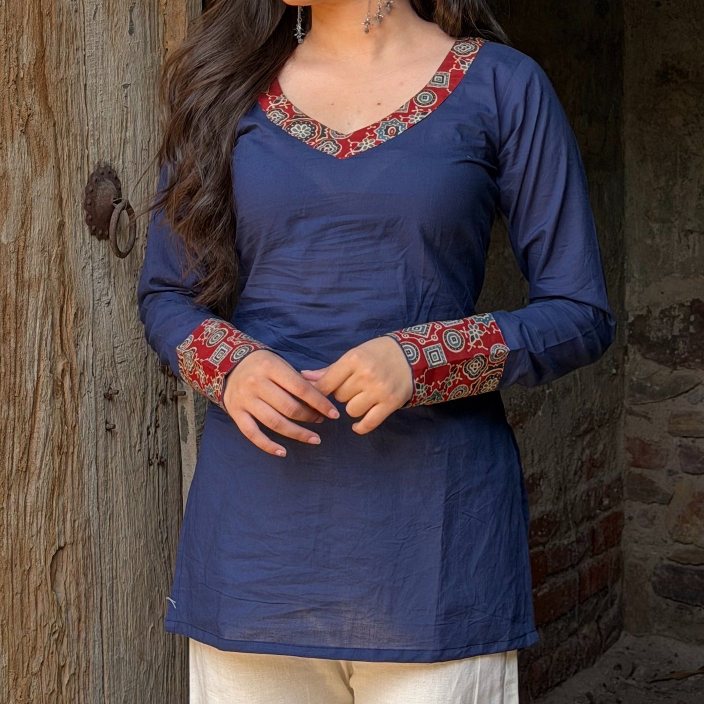 TARA-SCOOP V NECK KURTI