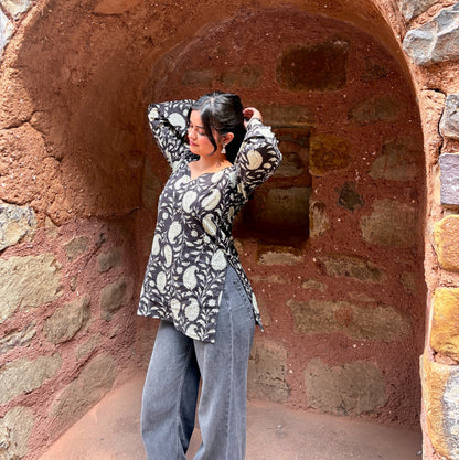 VAMI - Sweetheart Neck