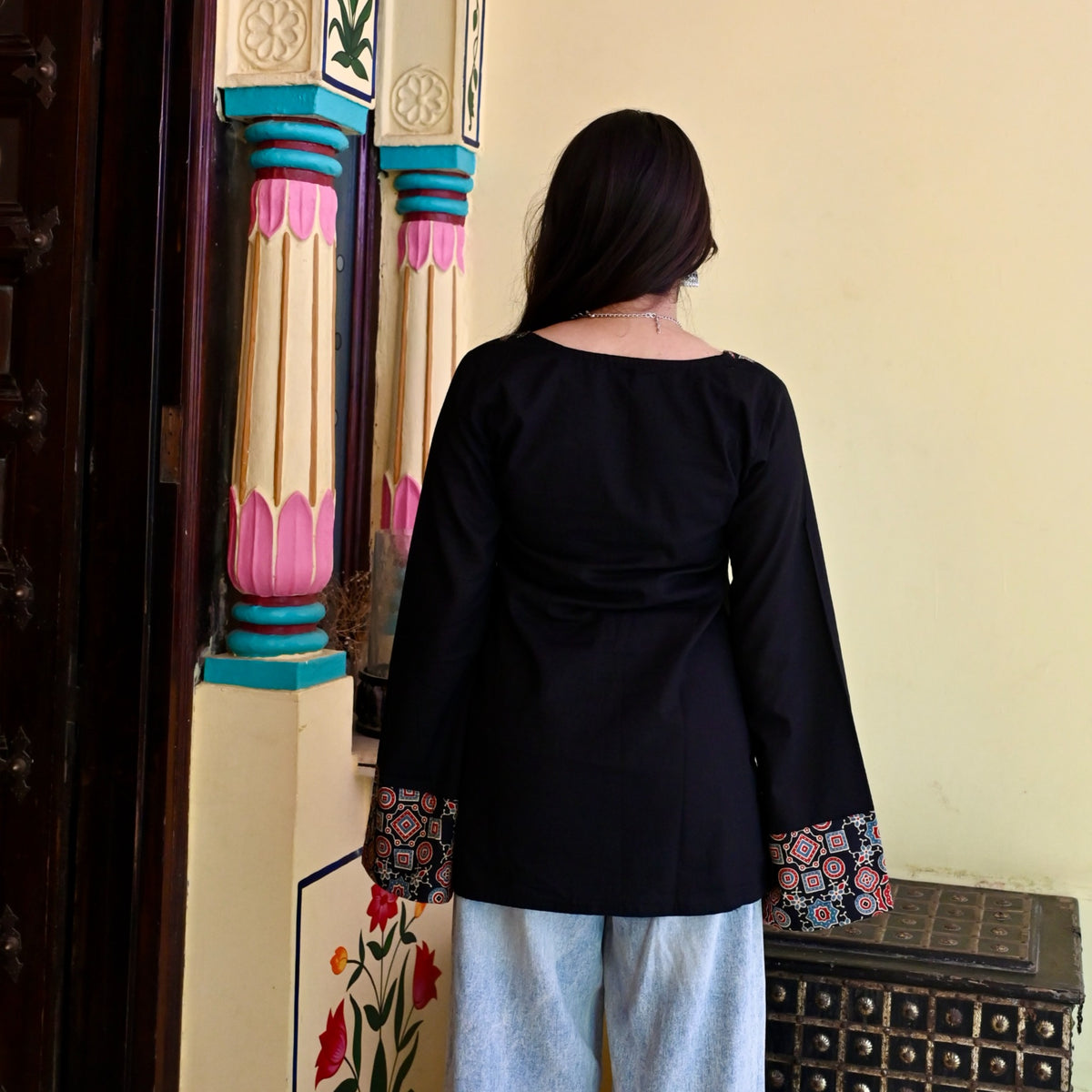 HOOR Scoop V Neck Kurti
