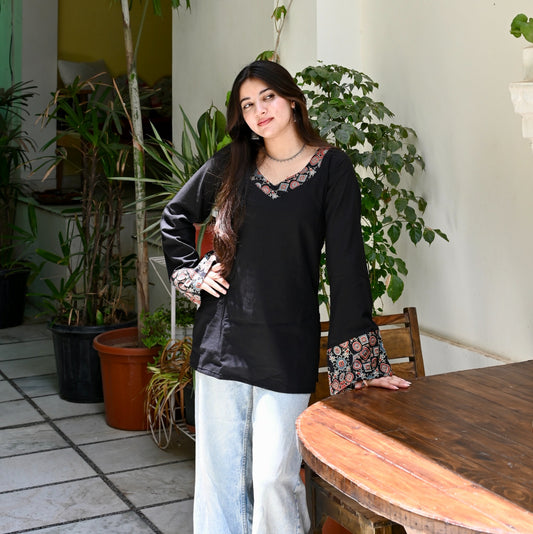 HOOR Scoop V Neck Kurti