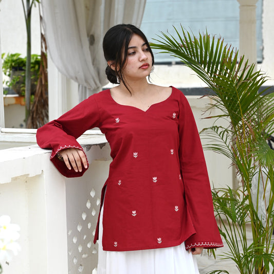 GULNAAR  Zari Embroidered Kurti