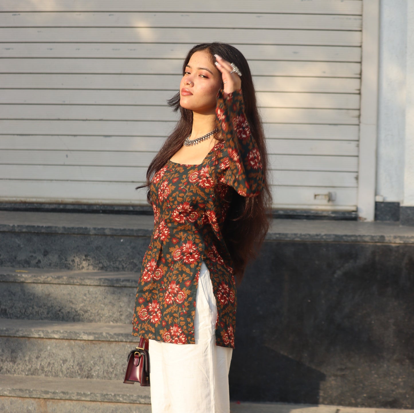 LAMHA - Fitted Bell Sleeve