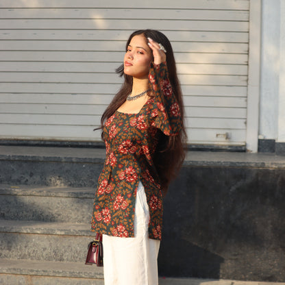 LAMHA - Fitted Bell Sleeve