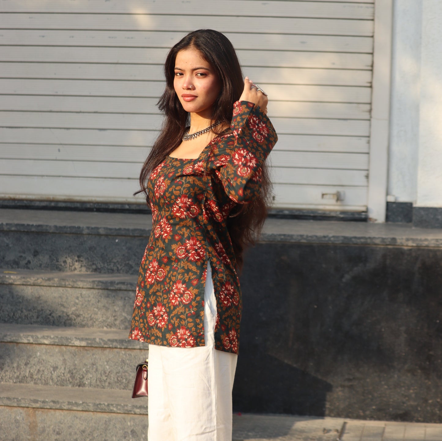 LAMHA - Fitted Bell Sleeve