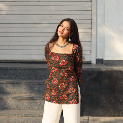 LAMHA - Fitted Bell Sleeve