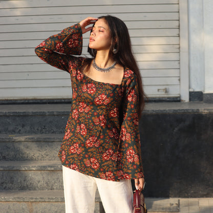 LAMHA - Fitted Bell Sleeve