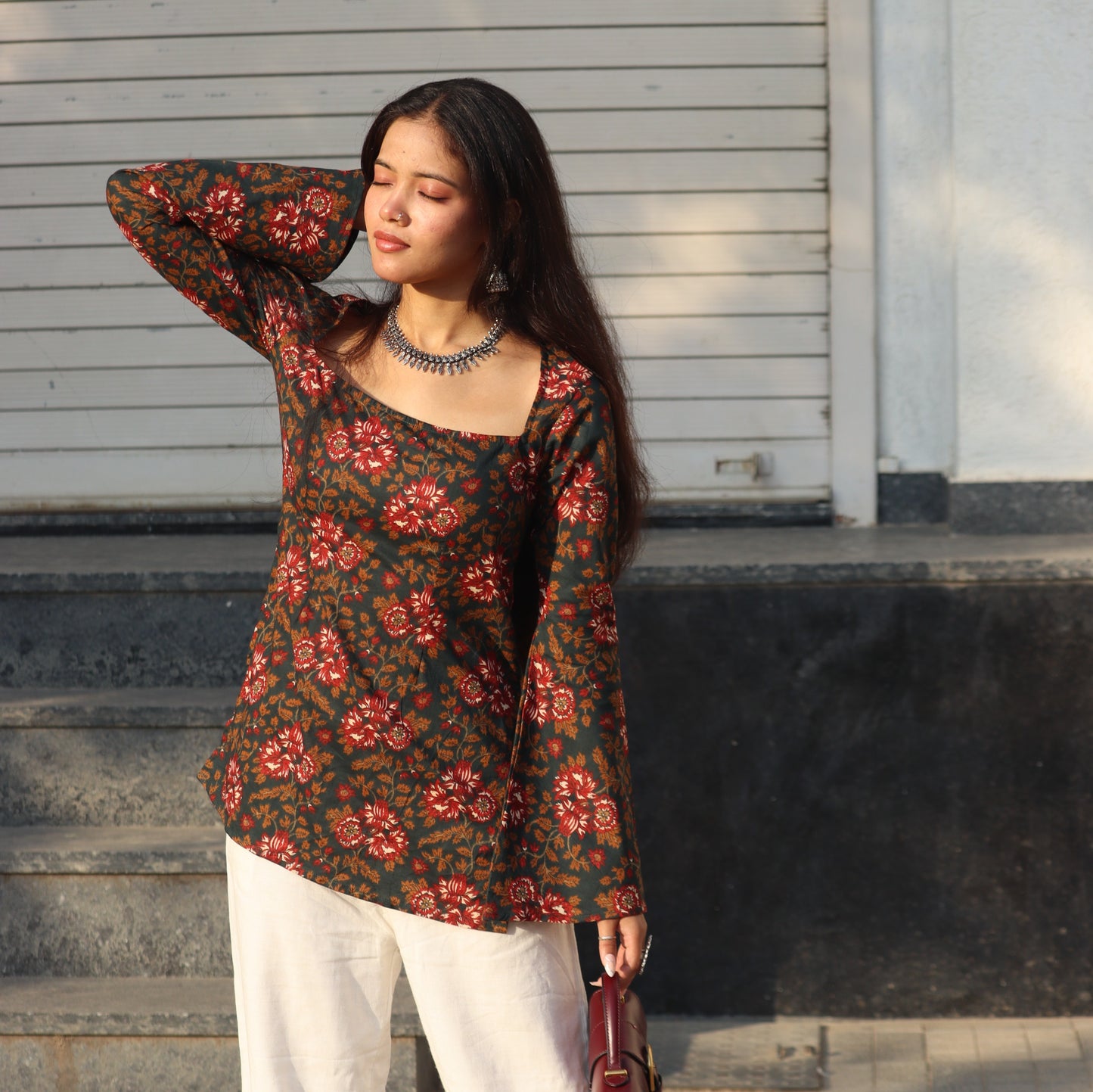 LAMHA - Fitted Bell Sleeve