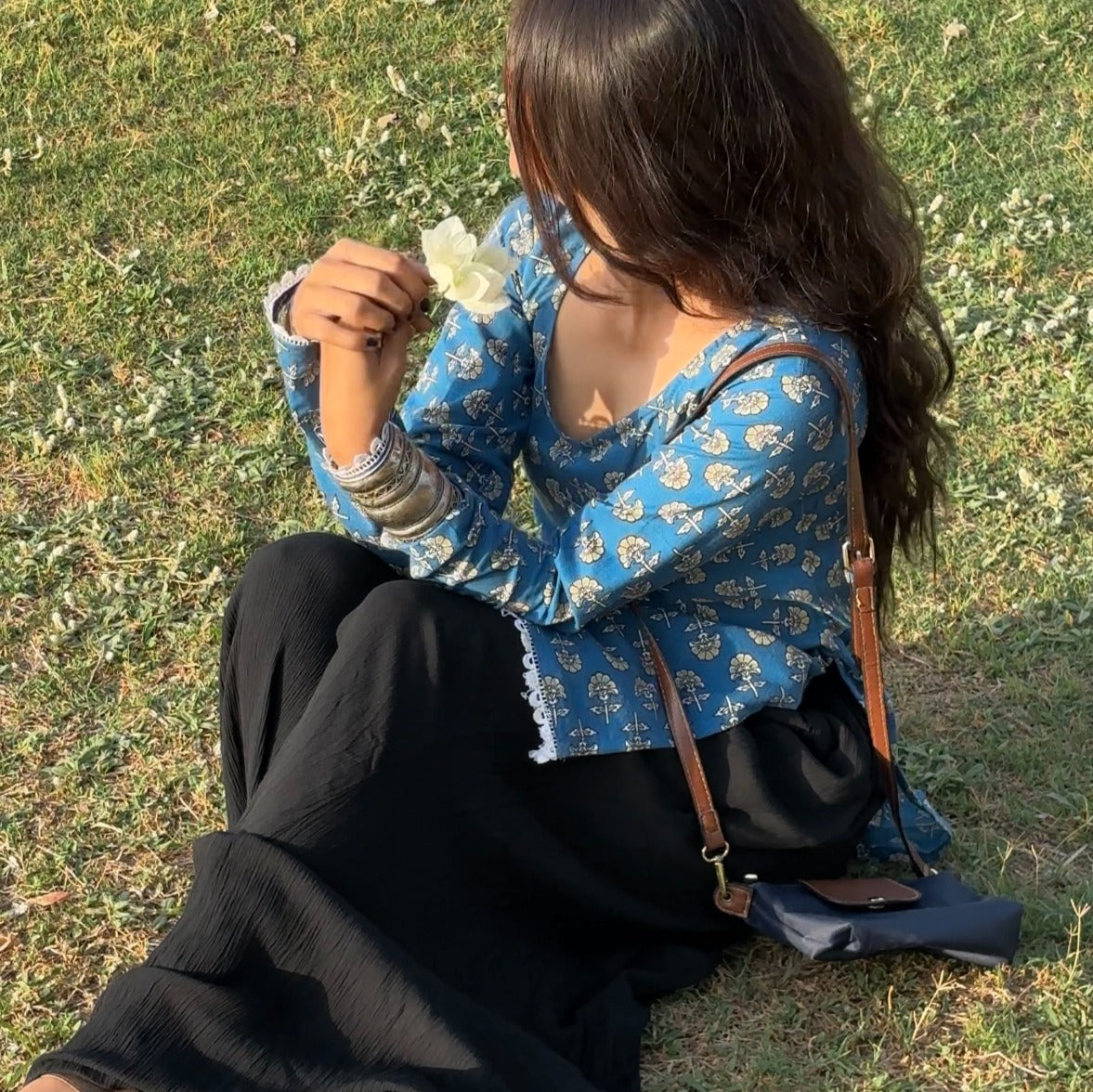 ZIANA - Sweetheart Neck