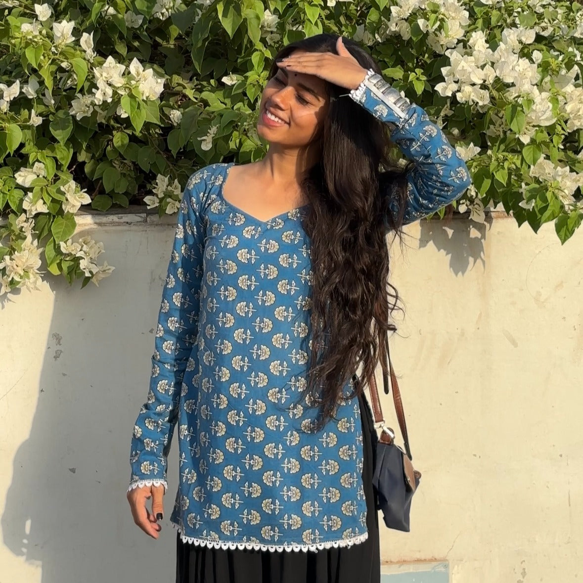 ZIANA - Sweetheart Neck