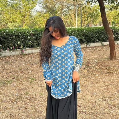 ZIANA - Sweetheart Neck