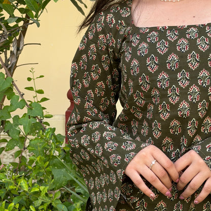 CHAHAT - Back Design Kurti