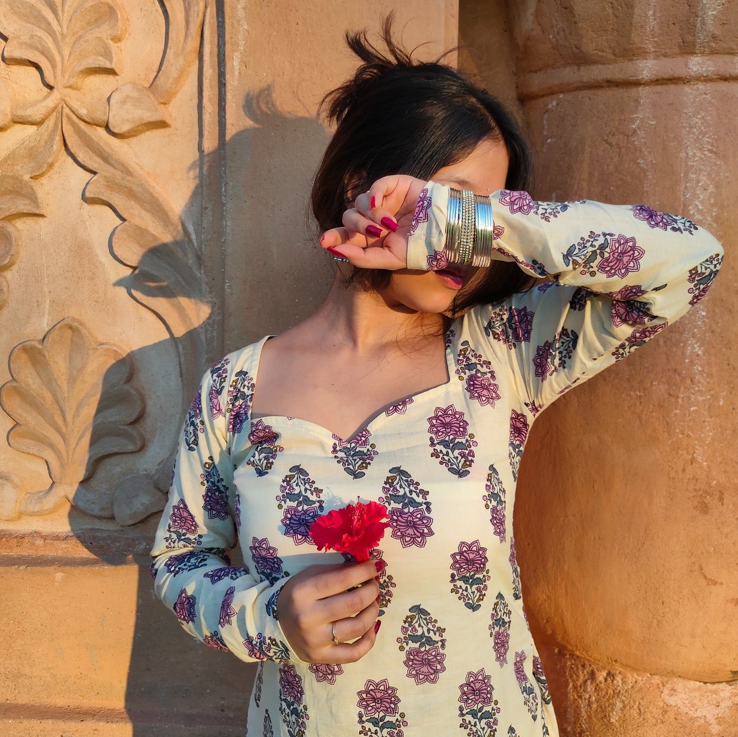 SIA - Sweetheart Neck