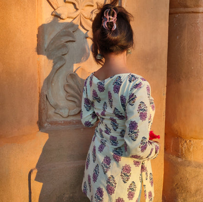 SIA - Sweetheart Neck