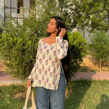 SIA - Sweetheart Neck