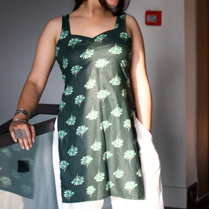 PANKH - Sweetheart Neck