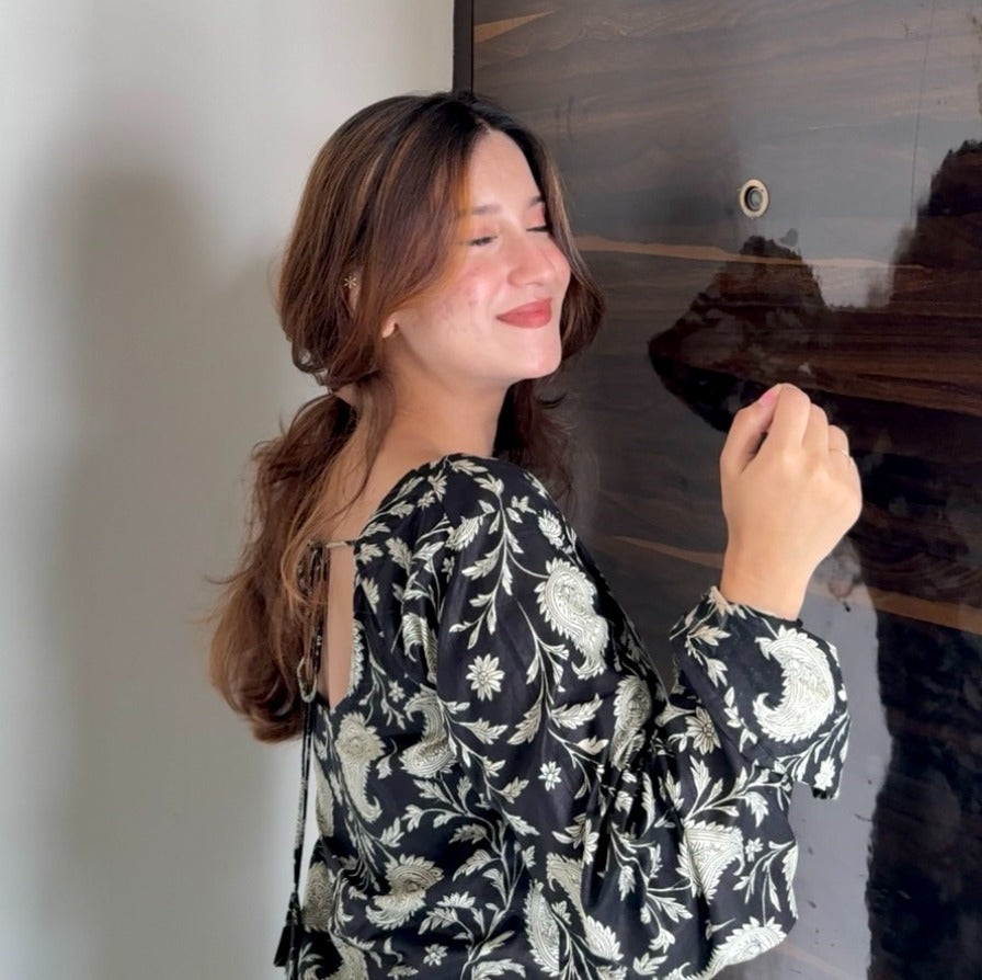 VAMI - Sweetheart Neck