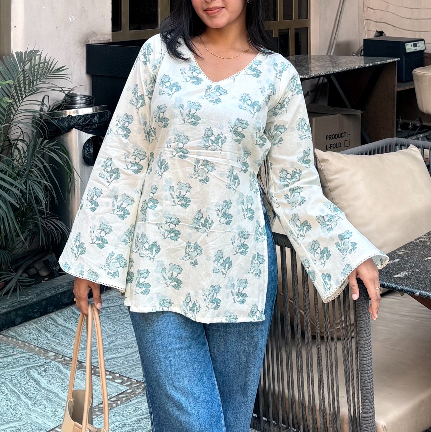 MOLLY - Bell Sleeves