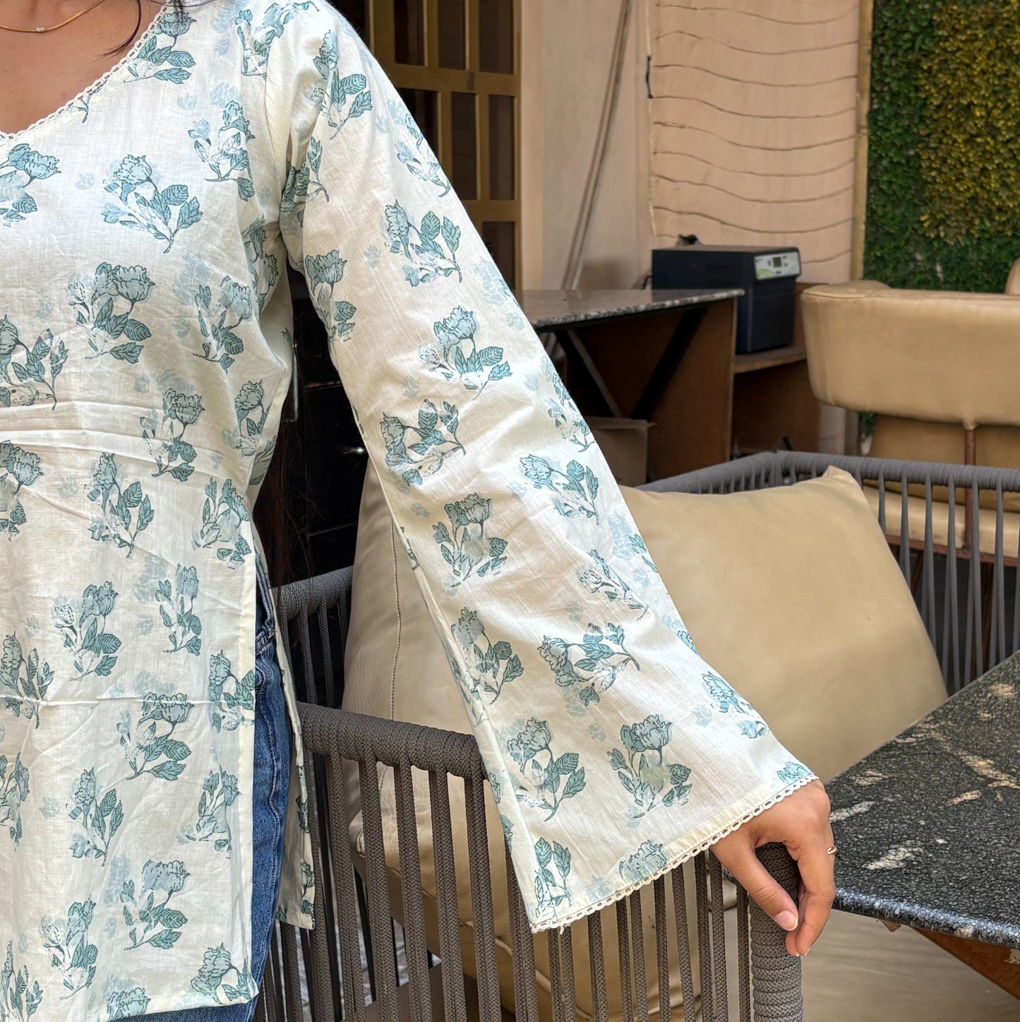 MOLLY - Bell Sleeves