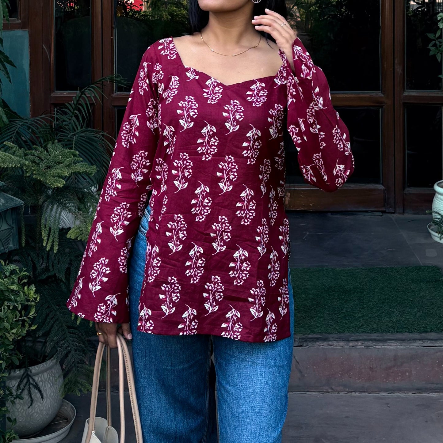 SANA - Sweetheart Neck