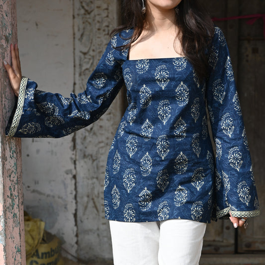 ALINA - Inward Square Neck Kurti