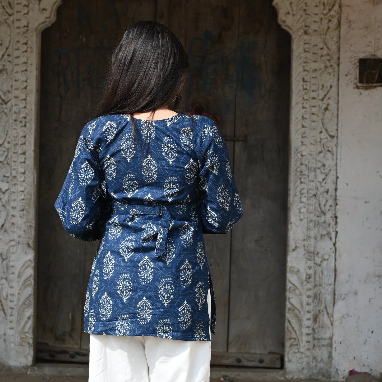 ALINA - Inward Square Neck Kurti