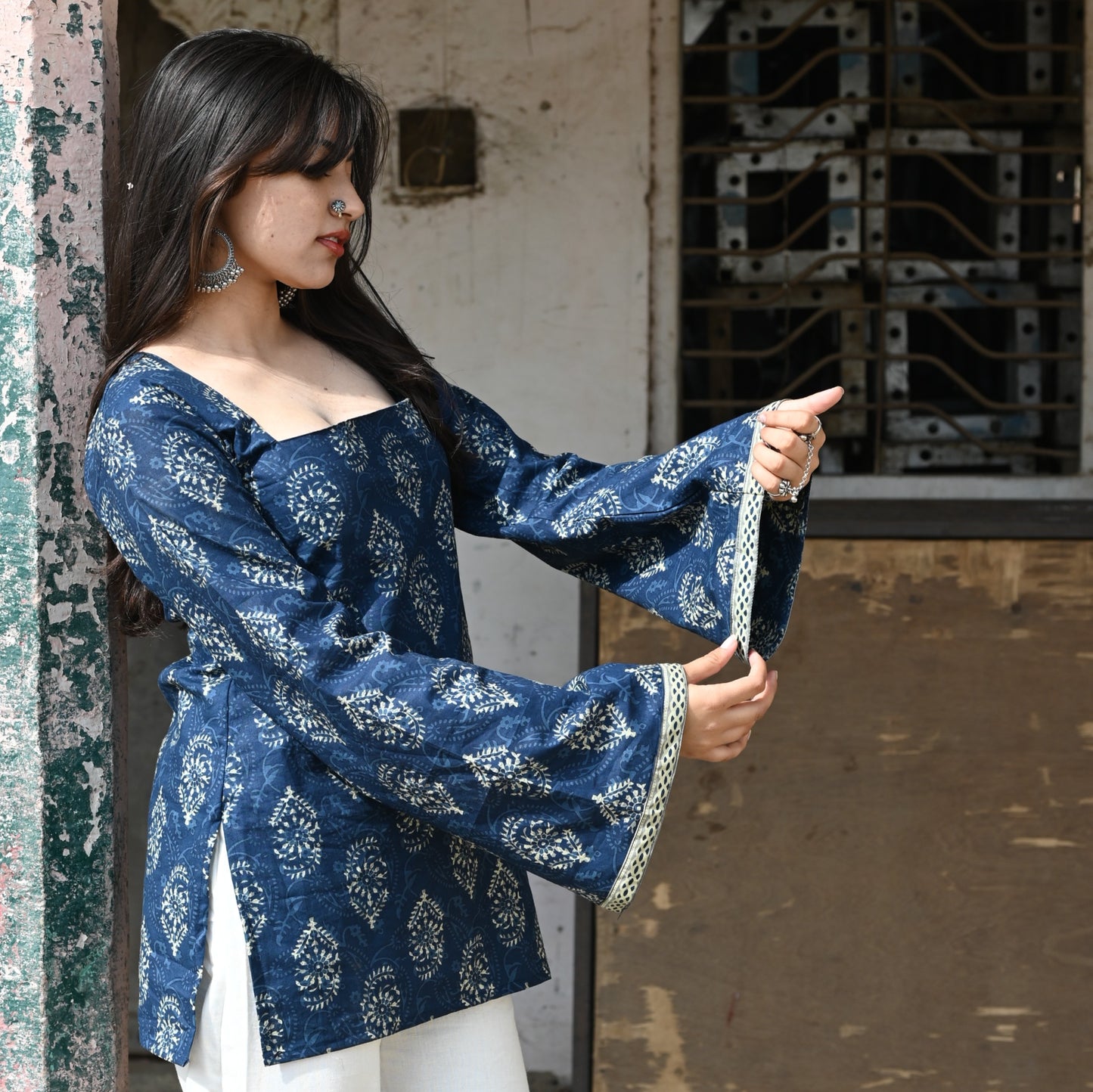 ALINA - Inward Square Neck Kurti