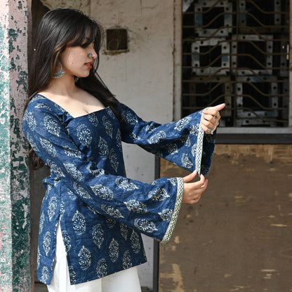 ALINA - Inward Square Neck Kurti