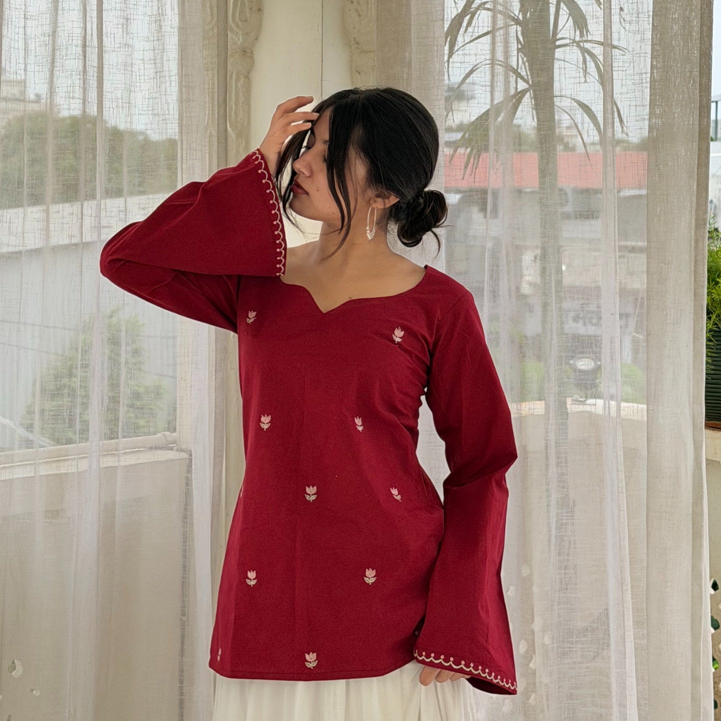 GULNAAR Embroidered Kurti