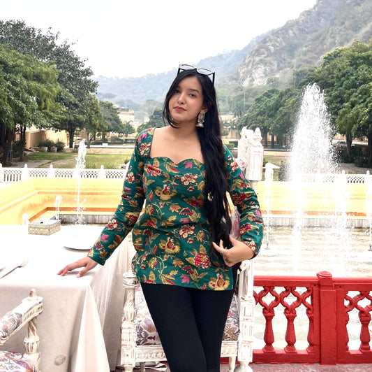 CHANDNI - Sweetheart Neck