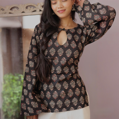 KYRA - Keyhole Neck Kurti